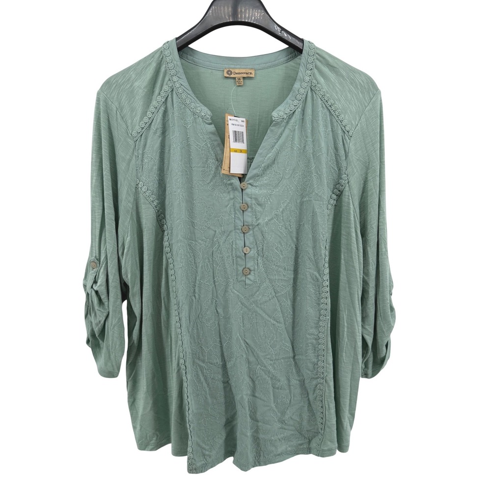 NEW Democracy Henley Top Women 3X Blouse Green Embroidered Roll-Tab Sleeve Tunic